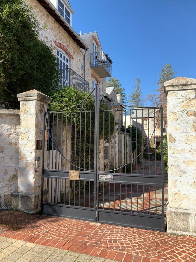 Fremantle Port Mill Bed & Breakfast - Unique Accommodation Exterior photo